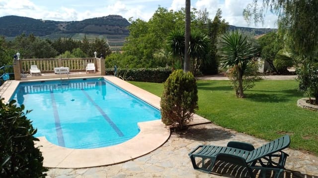 4 bedroom Finca/Country House for rent in Arriate with pool garage - € 1,500 (Ref: 9321460)