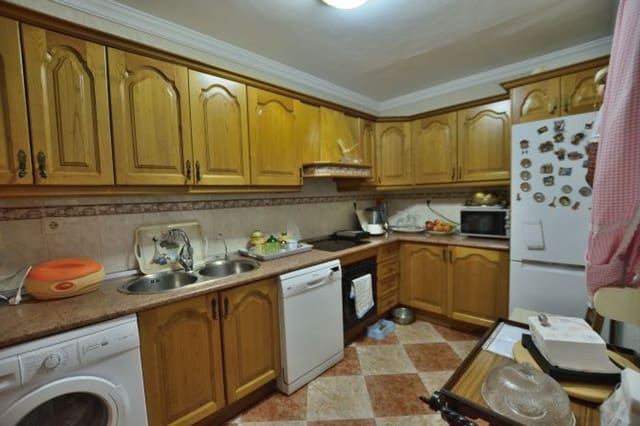 4 soveværelse Lejlighed til salg i Ronda med garage - € 200.000 (Ref: 9371389)