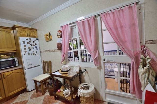 4 soveværelse Lejlighed til salg i Ronda med garage - € 200.000 (Ref: 9371389)