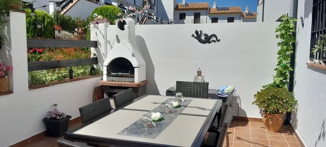 3 bedroom Townhouse for sale in Montejaque with pool garage - € 179,500 (Ref: 9371390)