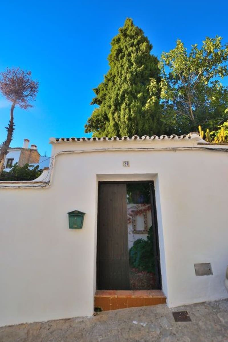 4 bedroom Townhouse for sale in Ronda with garage - € 400,000 (Ref: 9418902)