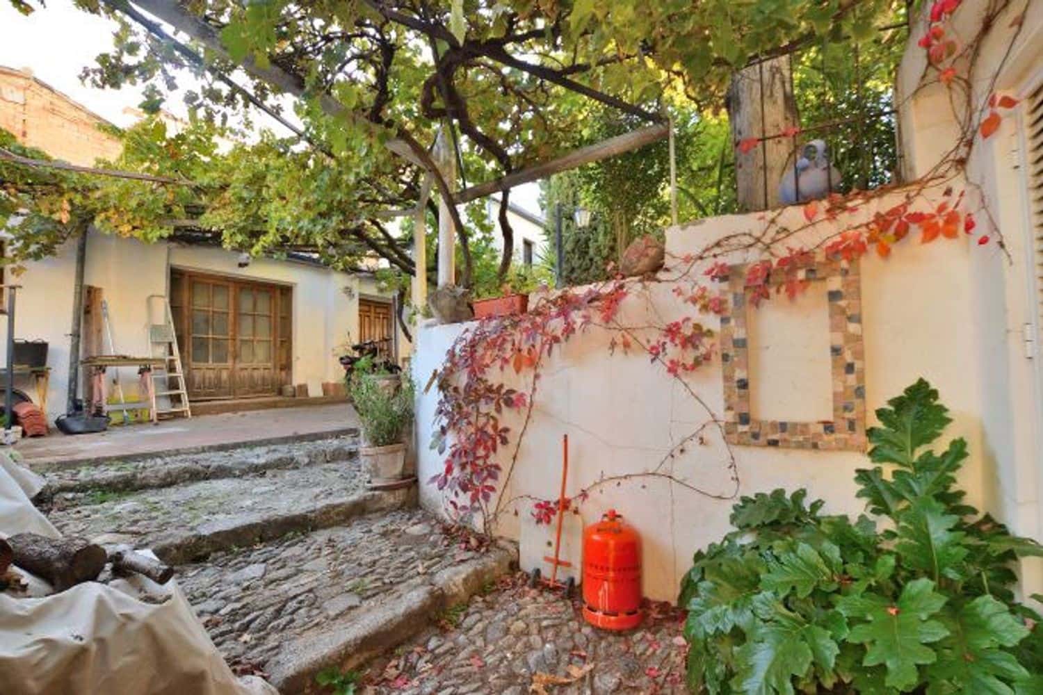 4 bedroom Townhouse for sale in Ronda with garage - € 400,000 (Ref: 9418902)