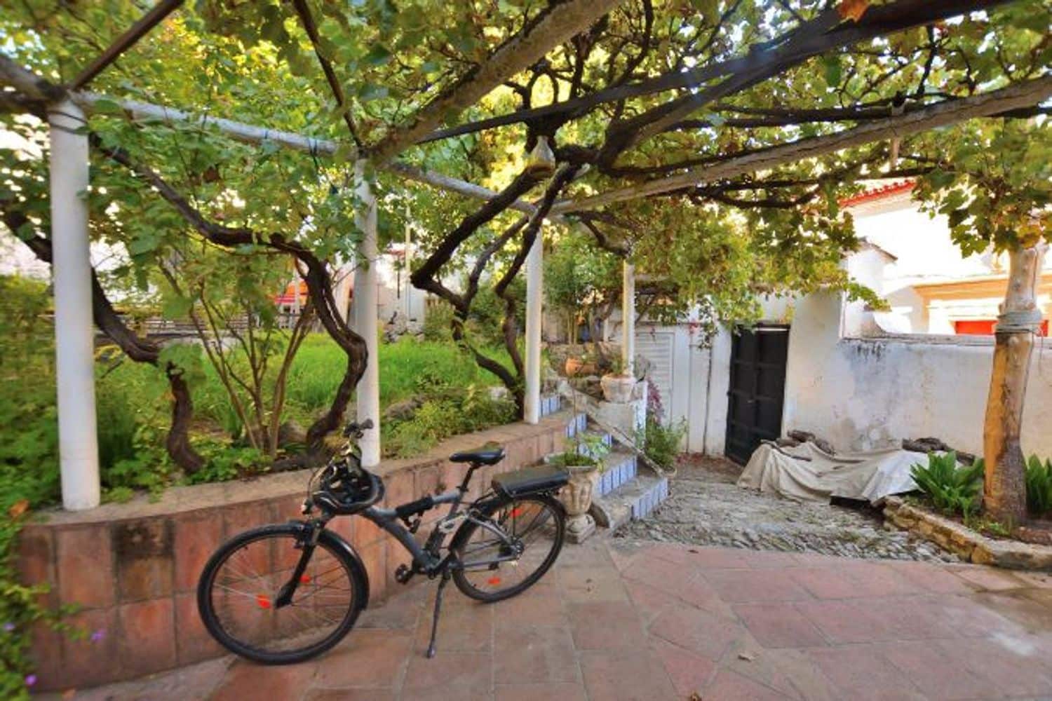 4 bedroom Townhouse for sale in Ronda with garage - € 400,000 (Ref: 9418902)