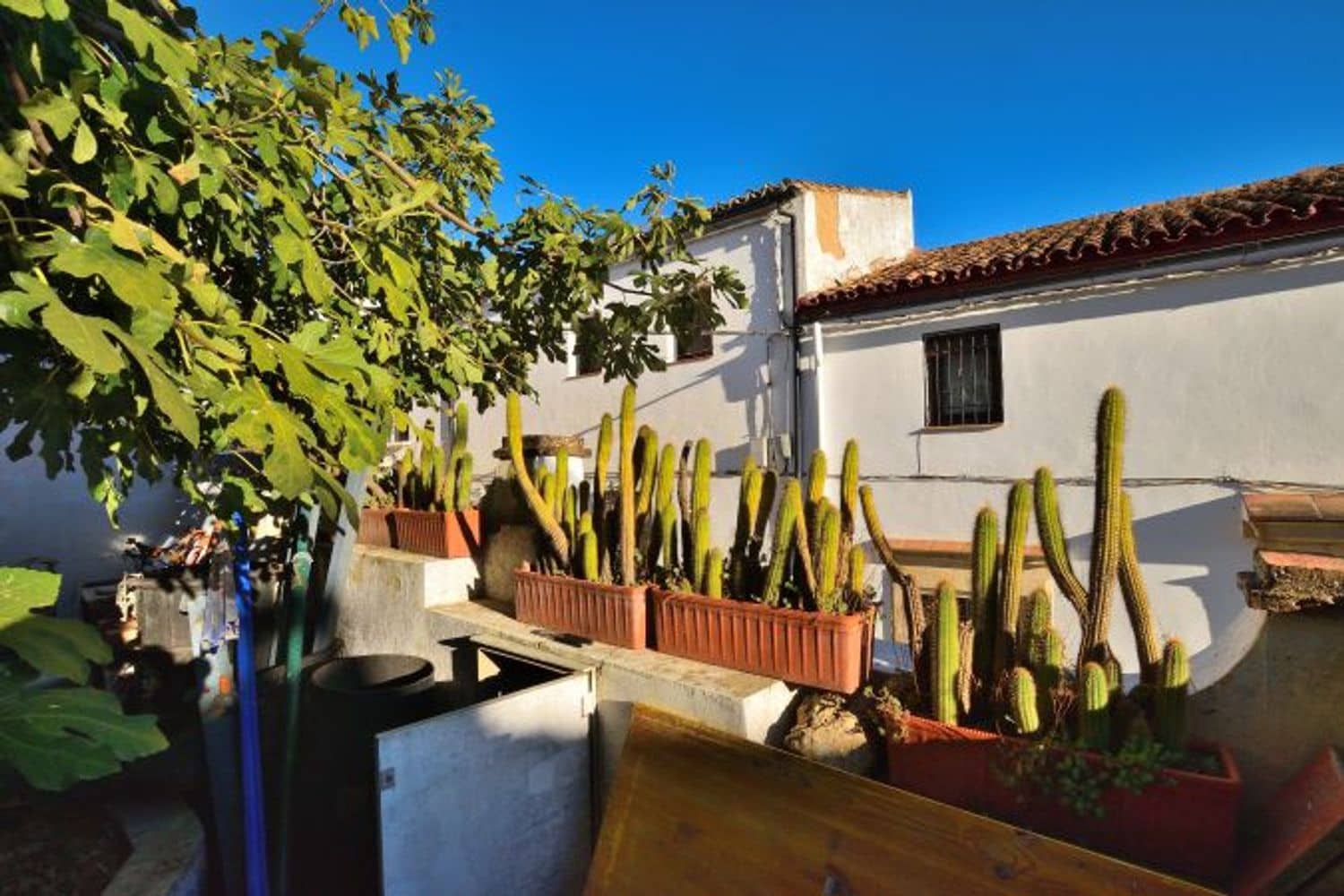 4 bedroom Townhouse for sale in Ronda with garage - € 400,000 (Ref: 9418902)