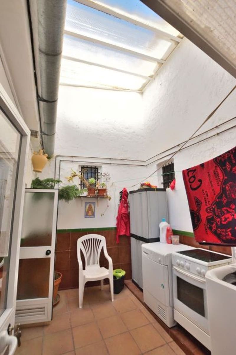 4 bedroom Townhouse for sale in Ronda with garage - € 145,000 (Ref: 9436654)