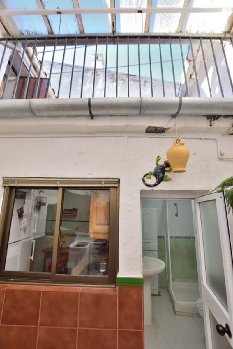 4 bedroom Townhouse for sale in Ronda with garage - € 145,000 (Ref: 9436654)