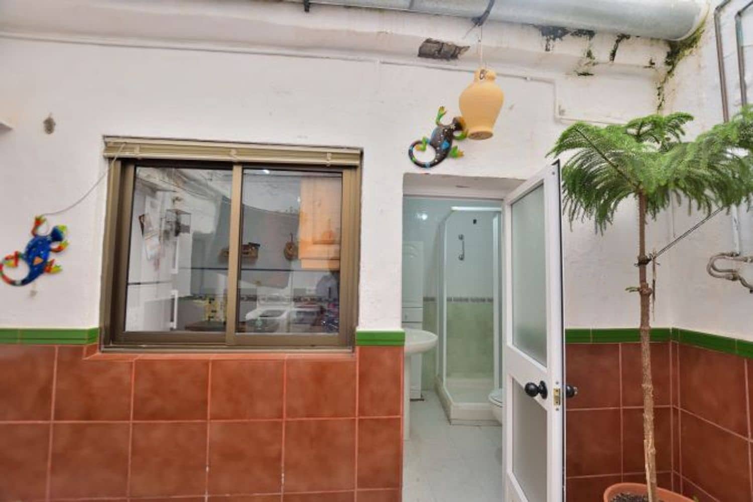 4 bedroom Townhouse for sale in Ronda with garage - € 145,000 (Ref: 9436654)