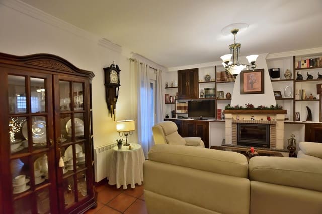 Casa de 3 habitaciones en Ronda en venta con garaje - 250.000 € (Ref: 9473763)