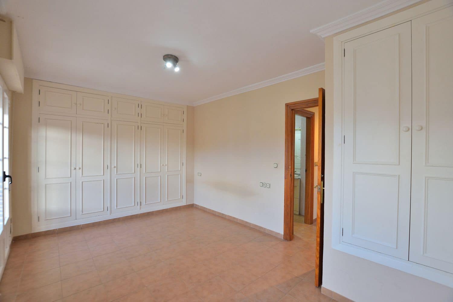 Casa de 3 habitaciones en Ronda en venta con garaje - 245.000 € (Ref: 9501832)