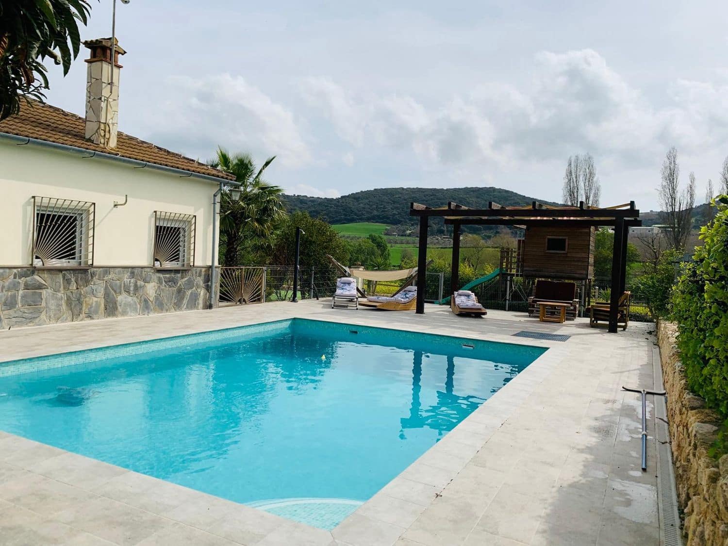 4 makuuhuone Maalaistalo vuokrattavana paikassa Setenil de las Bodegas mukana uima-altaan 
autotalli - 2 000 € (Ref: 9508514)