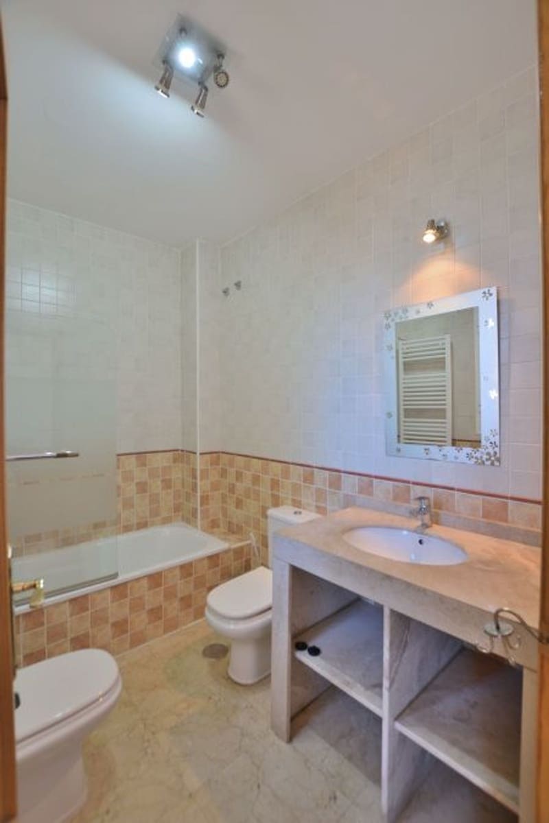 3 bedroom Townhouse for sale in Ronda with garage - € 235,000 (Ref: 9523920)