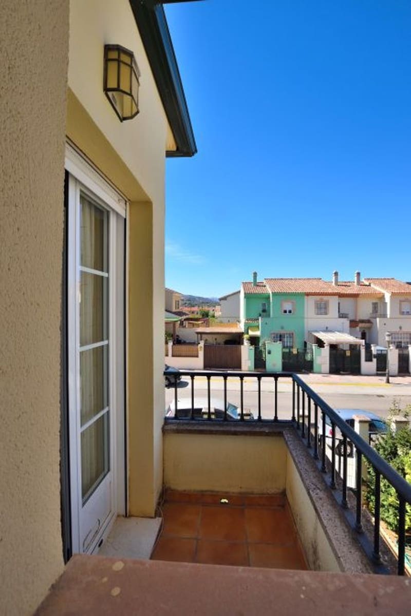 3 bedroom Townhouse for sale in Ronda with garage - € 235,000 (Ref: 9523920)