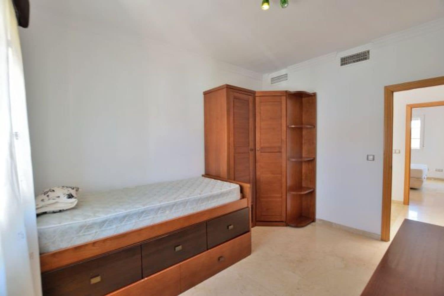 3 bedroom Townhouse for sale in Ronda with garage - € 235,000 (Ref: 9523920)