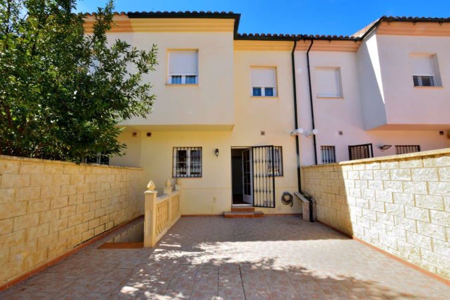 3 bedroom Townhouse for sale in Ronda with garage - € 235,000 (Ref: 9523920)