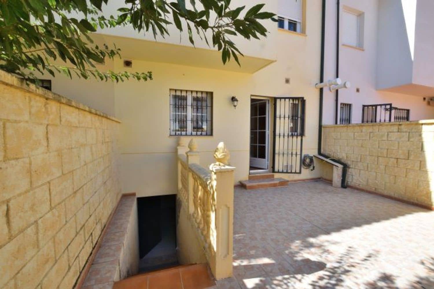 3 bedroom Townhouse for sale in Ronda with garage - € 235,000 (Ref: 9523920)