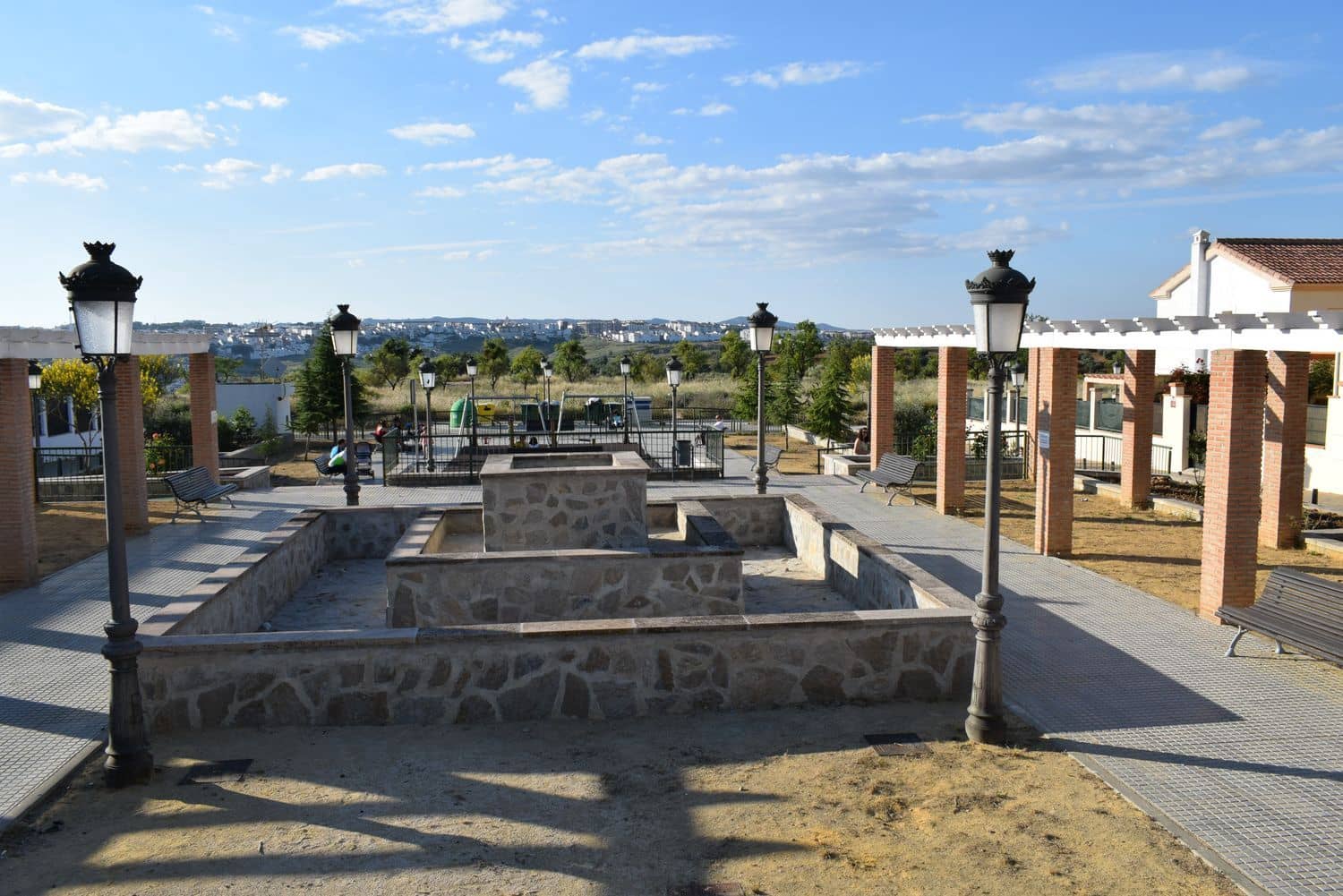 3 bedroom Townhouse for sale in Ronda with garage - € 235,000 (Ref: 9523920)