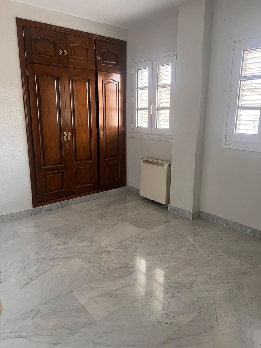 3 bedroom Apartment for rent in Ronda with garage - € 800 (Ref: 9543006)
