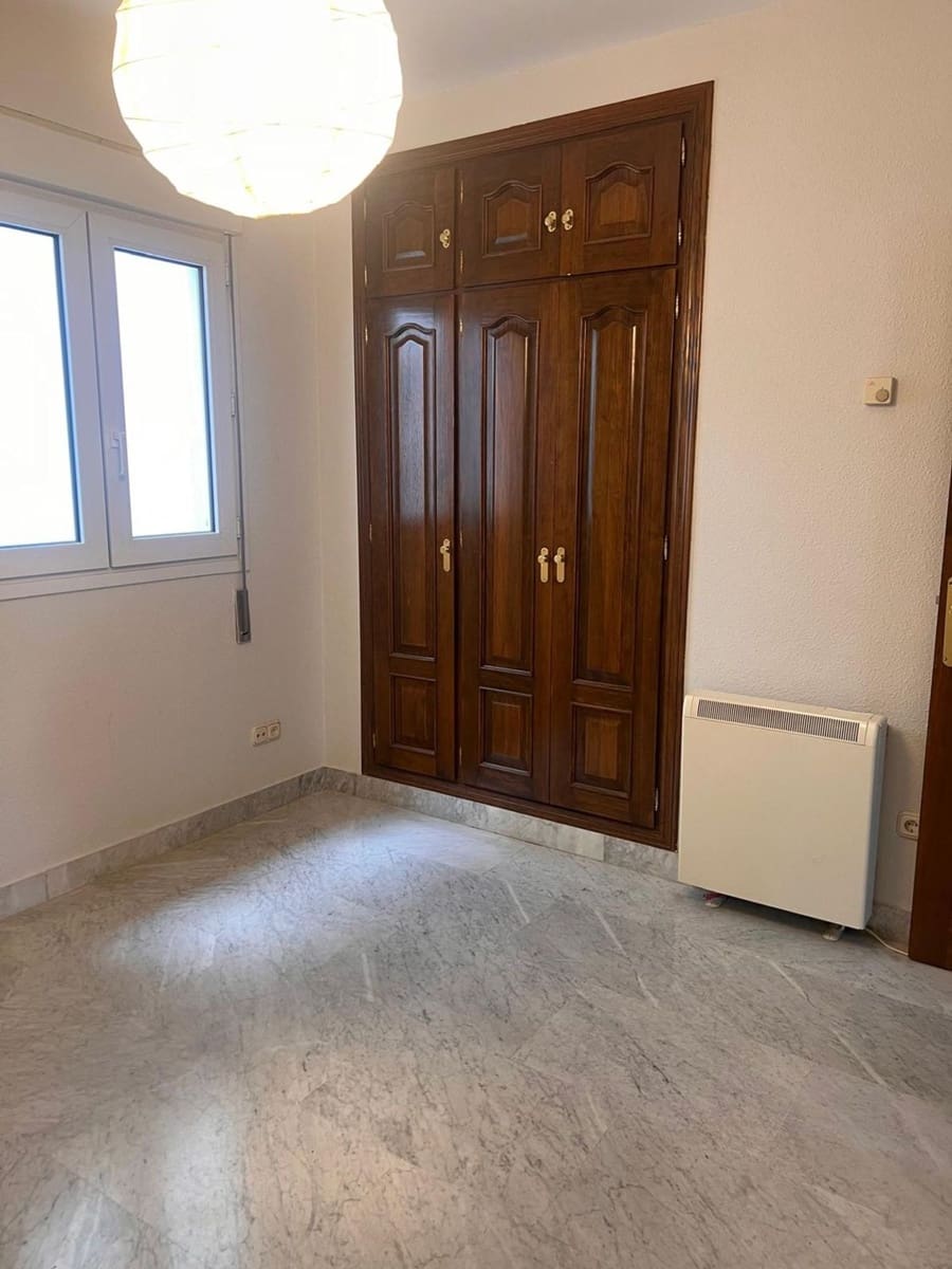 3 bedroom Apartment for rent in Ronda with garage - € 800 (Ref: 9543006)