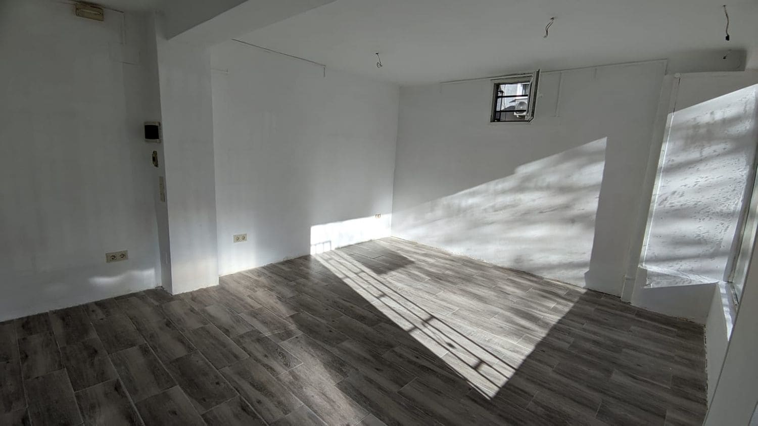 Kaupallinen myytävänä paikassa Ronda - 89 900 € (Ref: 9604482)