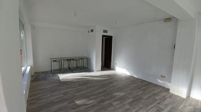 Kaupallinen myytävänä paikassa Ronda - 89 900 € (Ref: 9604482)