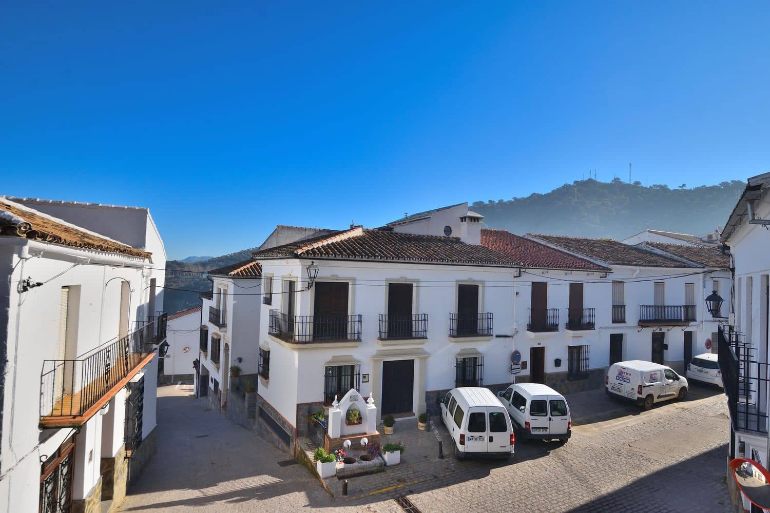 4 bedroom Townhouse for sale in El Gastor with garage - € 260,000 (Ref: 9654523)