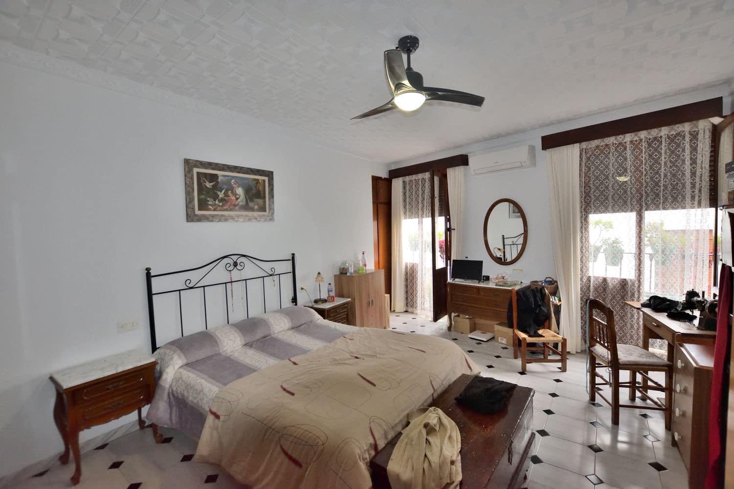 4 bedroom Townhouse for sale in El Gastor with garage - € 335,000 (Ref: 9654526)