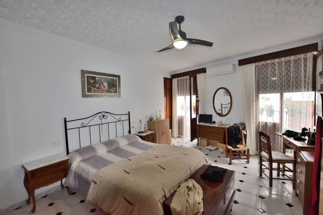 4 bedroom Townhouse for sale in El Gastor with garage - € 335,000 (Ref: 9654526)