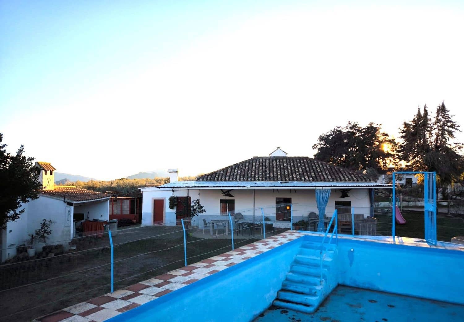 4 soveværelse Finca/Landehus til salg i Ronda med swimmingpool garage - € 228.000 (Ref: 9665651)