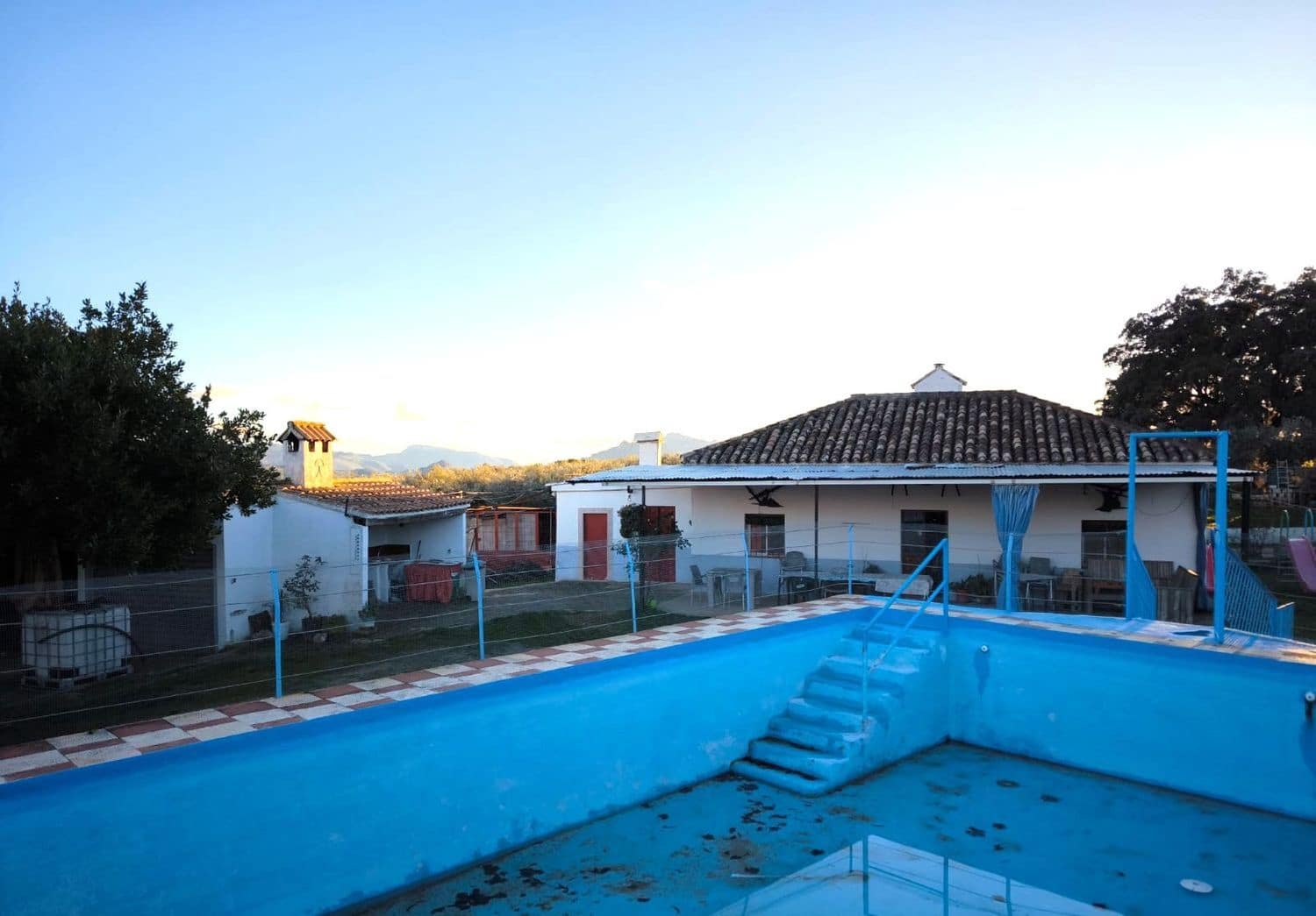 4 soveværelse Finca/Landehus til salg i Ronda med swimmingpool garage - € 228.000 (Ref: 9665651)