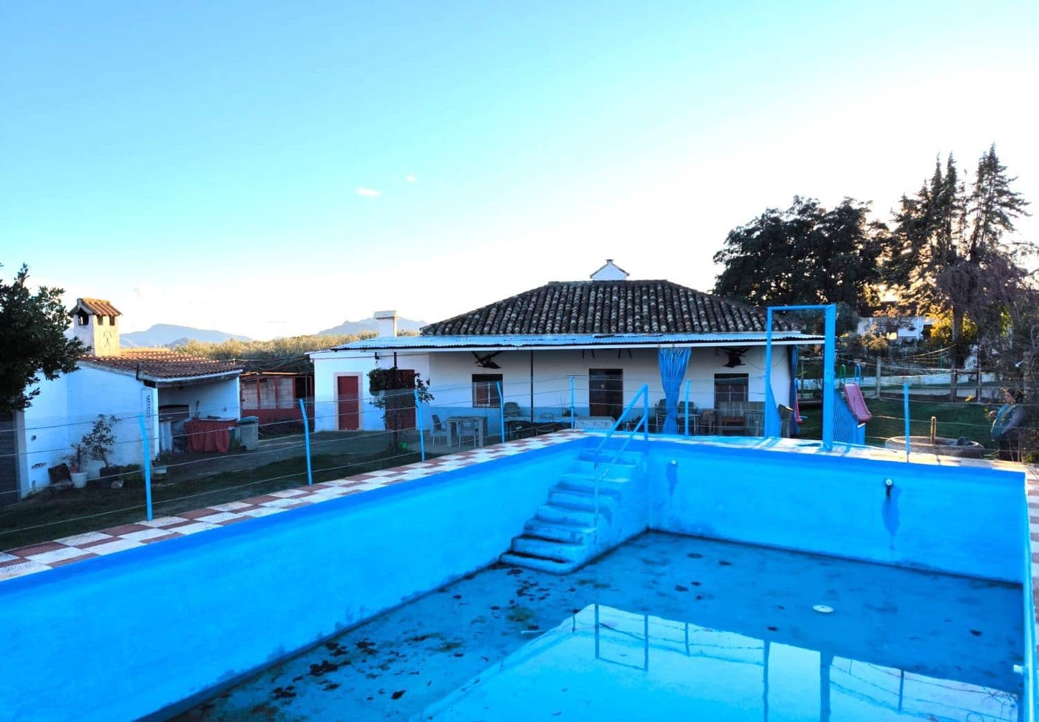 4 soveværelse Finca/Landehus til salg i Ronda med swimmingpool garage - € 228.000 (Ref: 9665651)