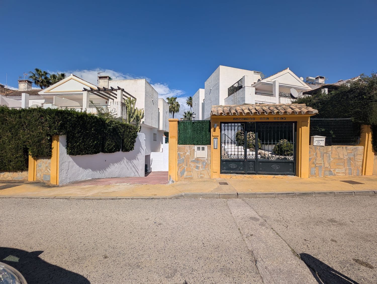 Garage for sale in Estepona - € 16,000 (Ref: 9694661)