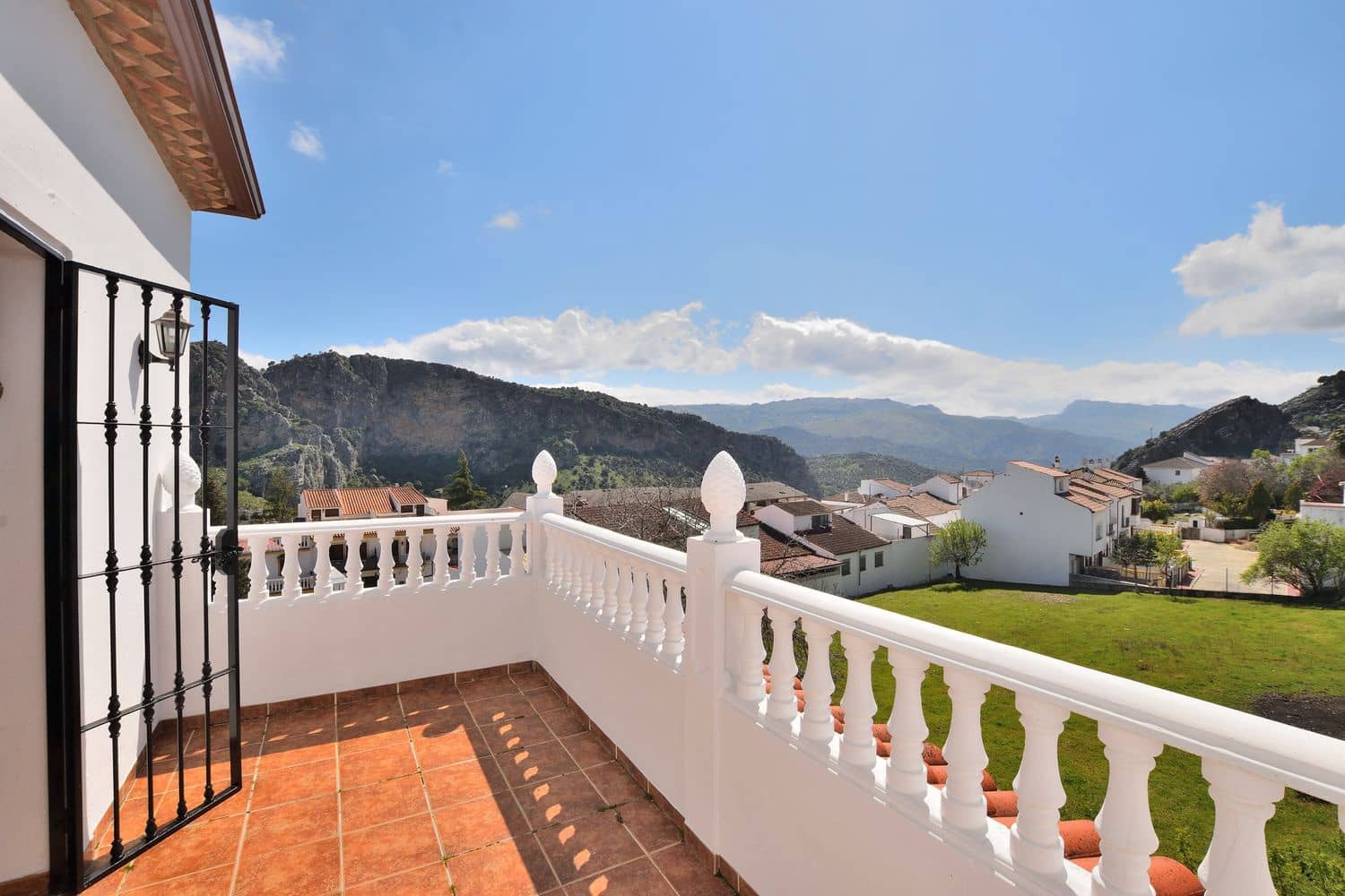 5 soverom Villa til salgs i Montejaque med garasje - € 399 000 (Ref: 9779971)