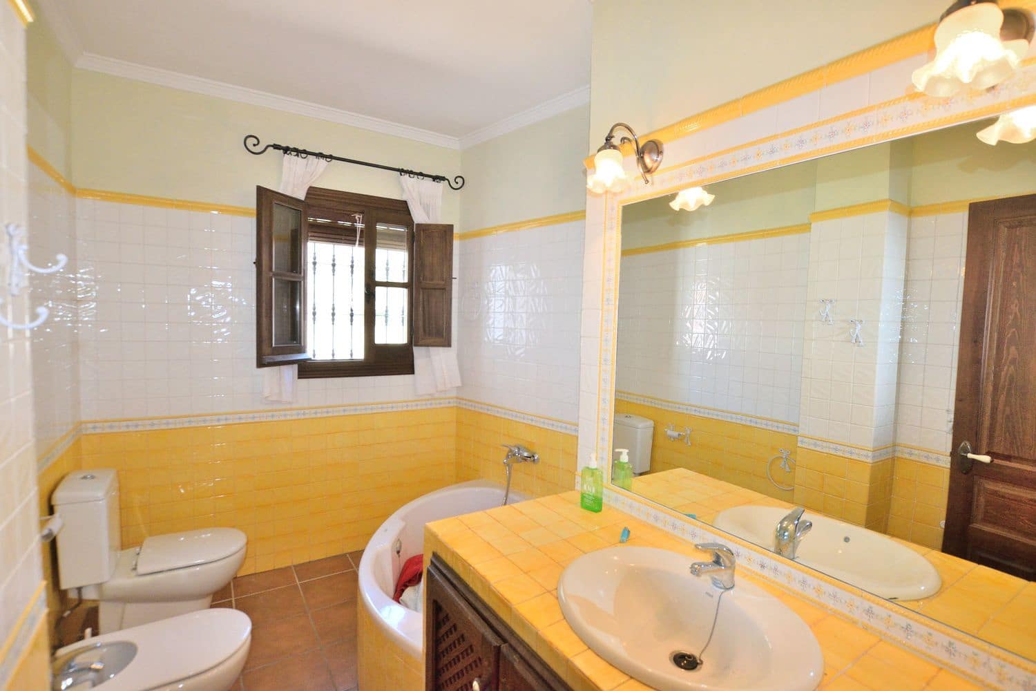 5 soverom Villa til salgs i Montejaque med garasje - € 399 000 (Ref: 9779971)