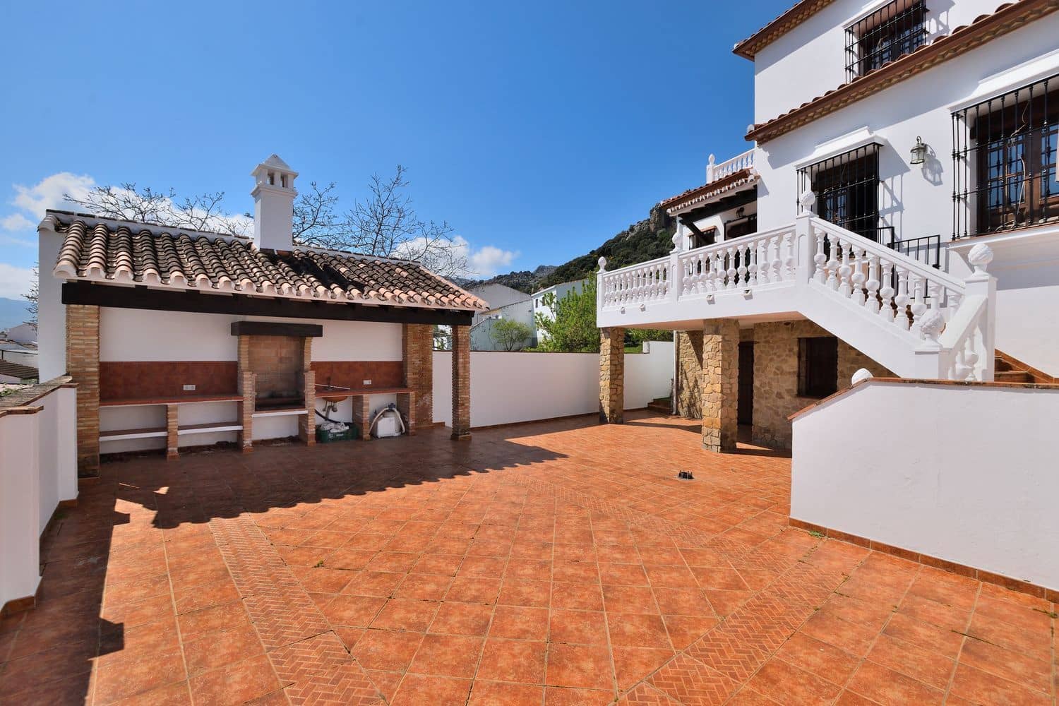 5 soverom Villa til salgs i Montejaque med garasje - € 399 000 (Ref: 9779971)