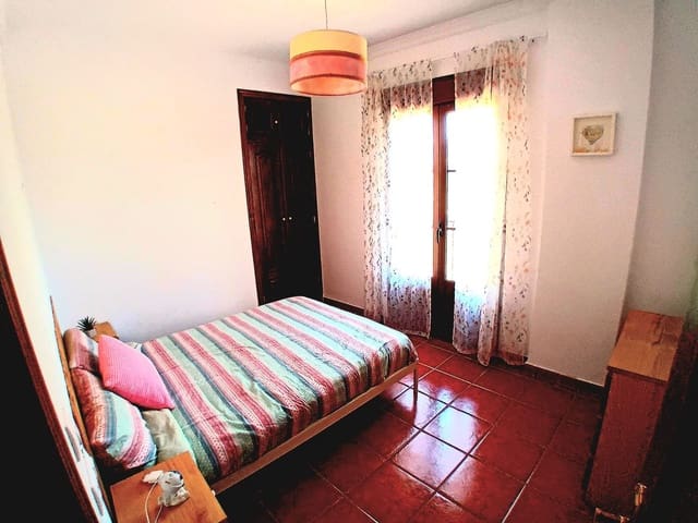 Casa de 3 habitaciones en Ronda en alquiler con garaje - 700 € (Ref: 9798518)