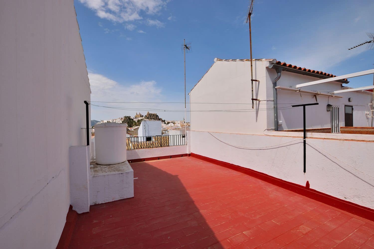 Casa de 2 habitaciones en Olvera en venta con garaje - 79.000 € (Ref: 9807527)