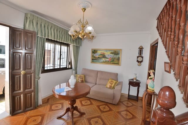 Casa de 2 habitaciones en Olvera en venta con garaje - 79.000 € (Ref: 9807527)