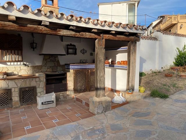 Chalet de 4 habitaciones en Arriate en venta con piscina garaje - 680.000 € (Ref: 9807528)