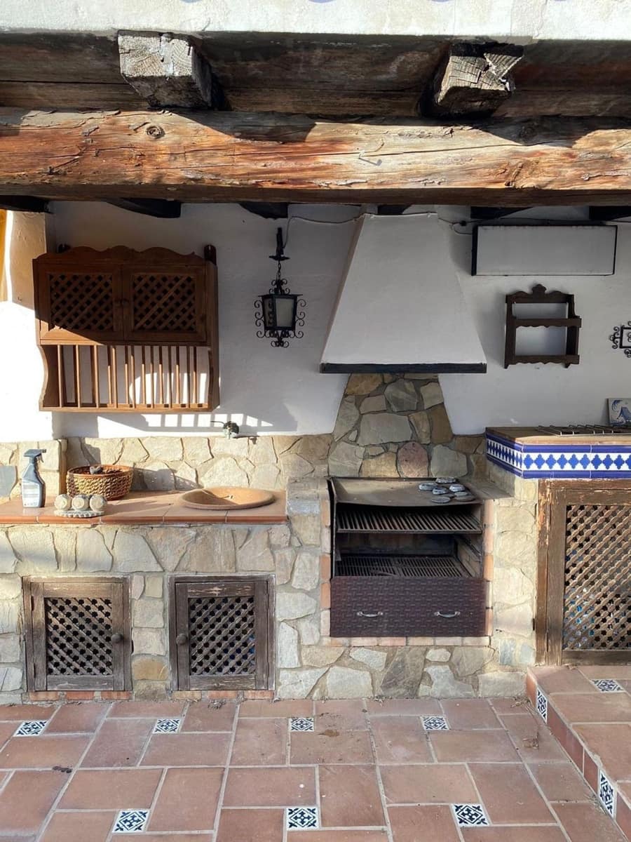 Chalet de 4 habitaciones en Arriate en venta con piscina garaje - 680.000 € (Ref: 9807528)