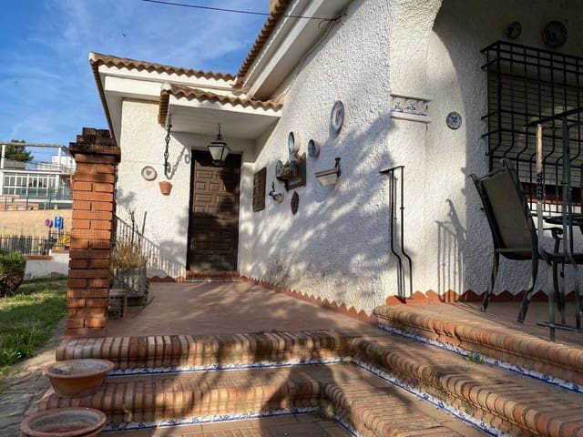 Chalet de 4 habitaciones en Arriate en venta con piscina garaje - 680.000 € (Ref: 9807528)