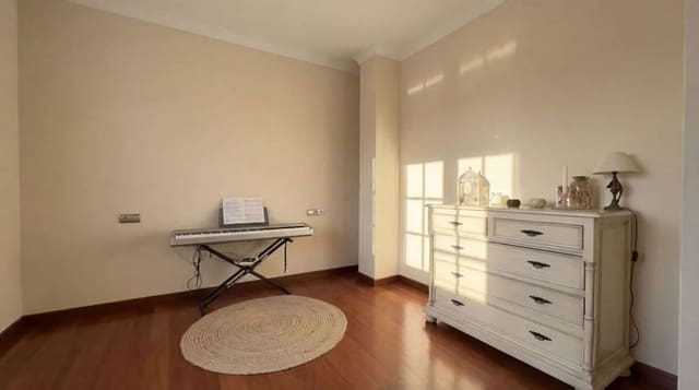 4 chambre Appartement à vendre à Ronda avec garage - 370 000 € (Ref: 9824270)