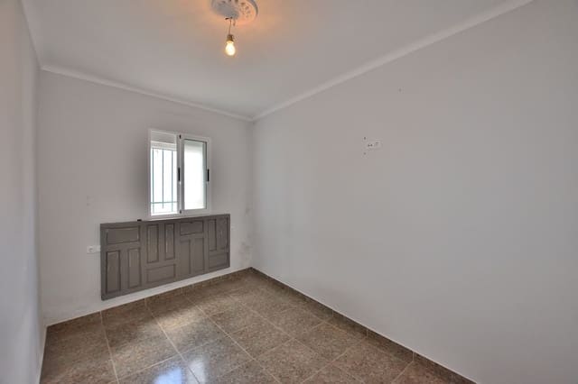 6 slaapkamer Huis te koop in Olvera met garage - € 85.000 (Ref: 9833207)