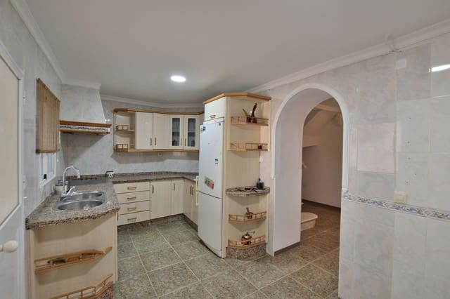 6 slaapkamer Huis te koop in Olvera met garage - € 85.000 (Ref: 9833207)
