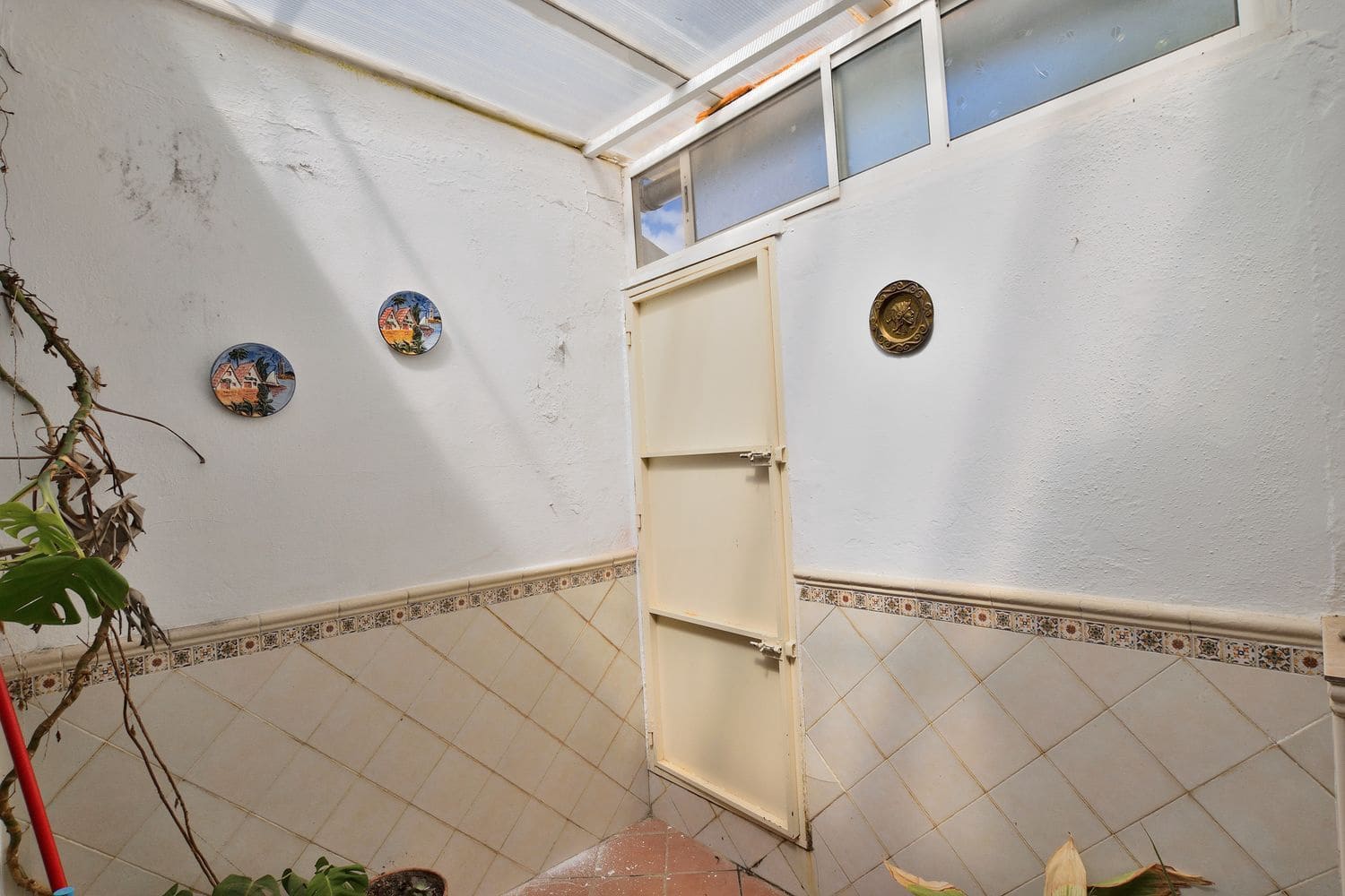 6 bedroom Townhouse for sale in Olvera with garage - € 85,000 (Ref: 9833207)