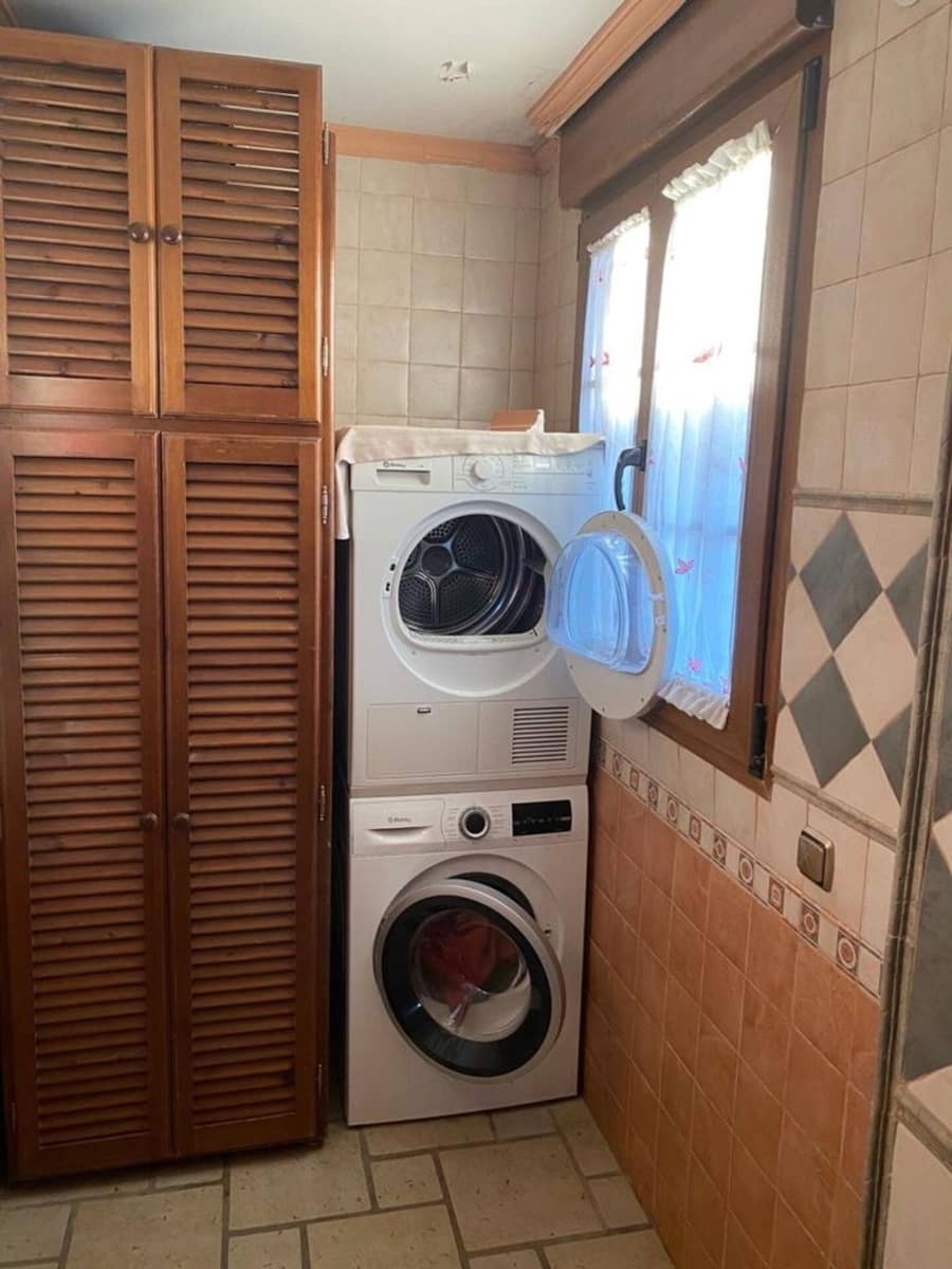 5 sypialnia Willa na sprzedaż w Arriate z basenem garażem - 375 000 € (Ref: 9842001)