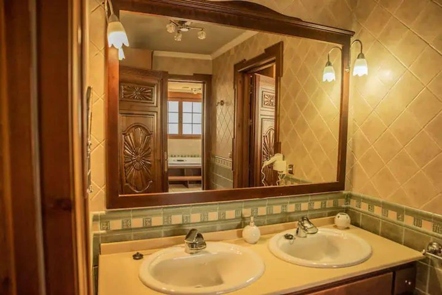 5 sypialnia Willa na sprzedaż w Arriate z basenem garażem - 375 000 € (Ref: 9842001)