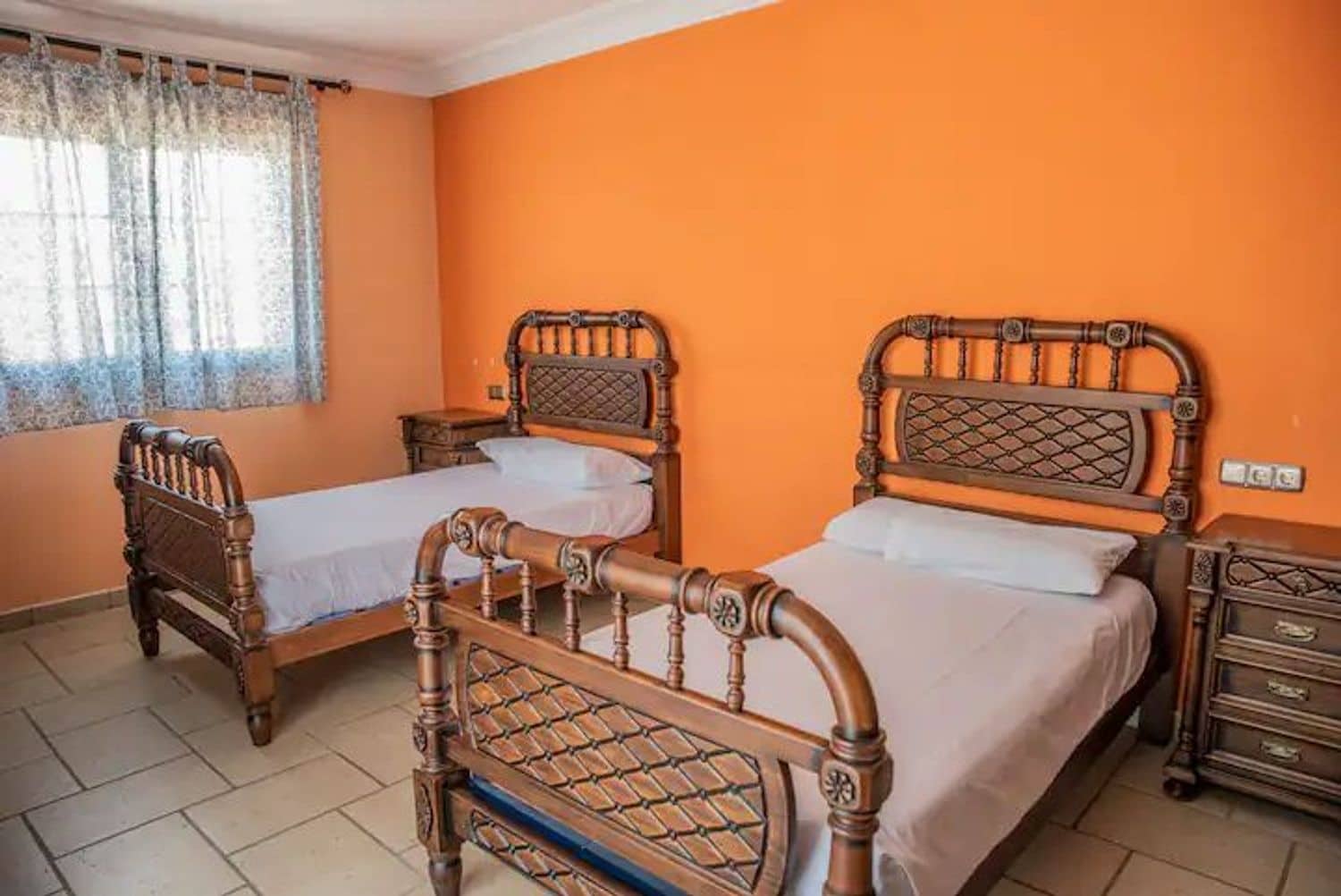 5 sypialnia Willa na sprzedaż w Arriate z basenem garażem - 375 000 € (Ref: 9842001)