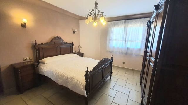 5 sypialnia Willa na sprzedaż w Arriate z basenem garażem - 375 000 € (Ref: 9842001)