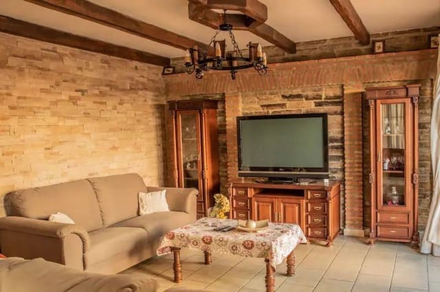 5 sypialnia Willa na sprzedaż w Arriate z basenem garażem - 375 000 € (Ref: 9842001)