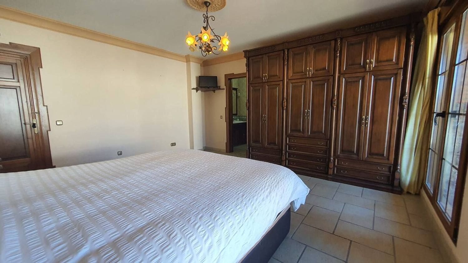 5 sypialnia Willa na sprzedaż w Arriate z basenem garażem - 375 000 € (Ref: 9842001)